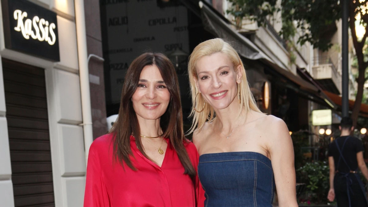 Με ολόσωμη φόρμα η Δούκα, με μάξι φόρεμα η Ναυπλιώτου - Οι εντυπωσιακές εμφανίσεις τους σε βάφτιση