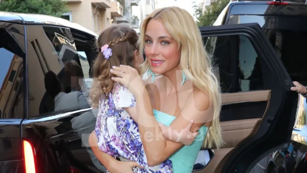 Γεμάτο λούτρινα αρκουδάκια το κρεβάτι τους - Οι τρυφερές στιγμές της Δούκισσας Νομικού με τα παιδιά της