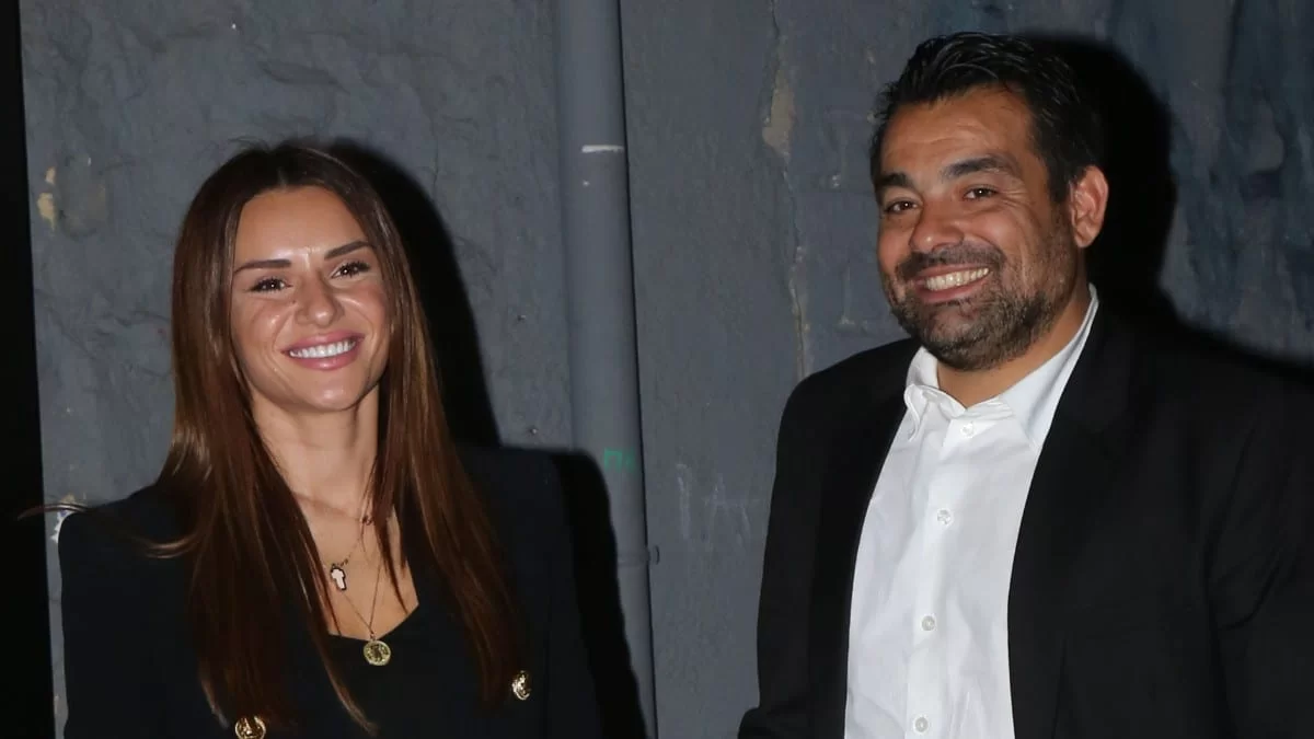 Στιγμές ευτυχίας για την Ελένη Τσολάκη και τον Παύλο Πετρουλάκη - Η φωτογραφία από την δεξίωση του γάμου τους