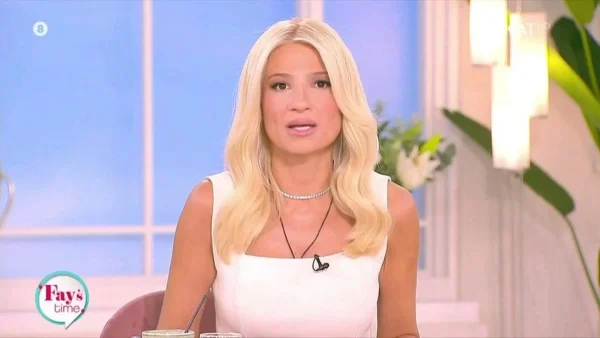 Fay's Time: Βαθιά συγκινημένη και πληγωμένη η Φαίη Σκορδά στην πρεμιέρα - «Οι εικόνες, το πένθος, οι άνθρωποι που χάσαμε...»