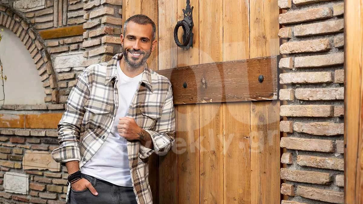 Ο Γιώργος Τσούλης μιλά αποκλειστικά στο YOU: Ποια είναι πραγματικά η Μενεγάκη πίσω από τις κάμερες και το ενδεχόμενο ενός δεύτερου παιδιού