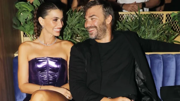 Δεν "ξεκολλάνε" ο ένας από τον άλλον - Πιο ερωτευμένοι από ποτέ Γιώργος Σαμπάνης και Ιωάννα Σαρρή