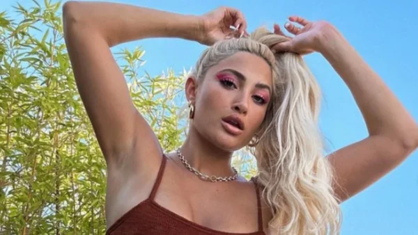 Το καλλίγραμμο κορμί της Ιωάννας Τούνη με ζεβρέ μαγιό - Αδημοσίευτες φωτογραφίες της από το χλιδάτο ταξίδι στις Μαλδίβες