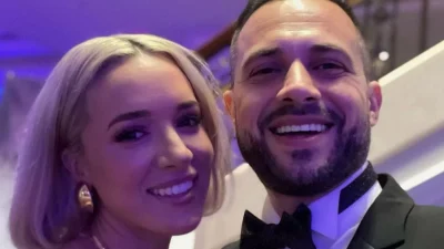 «Αυτή είναι η Καλομοίρα; Τρόμαξα να σε αναγνωρίσω!» - Σάλος κάτω από τη νέα φωτογραφία της τραγουδίστριας με τον σύζυγό της