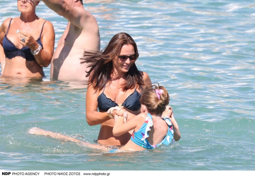 Υβόννη Μπόσνιακ Αντώνης Ρέμος κόρη