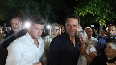 «Φοβάται!» - Η αποκάλυψη για το λόγο που η μητέρα του Στέφανου Κασσελάκη δεν έρχεται μαζί του στην Ελλάδα