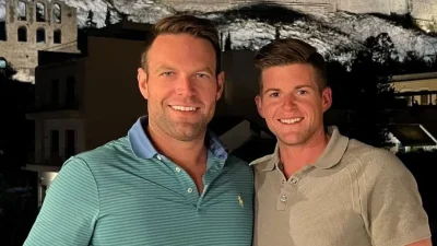 Είναι γοητευτική, ξανθιά και έχει άλλον ένα γιο επίσης ομοφυλόφιλο - Αυτή είναι η πεθερά του Στέφανου Κασσελάκη