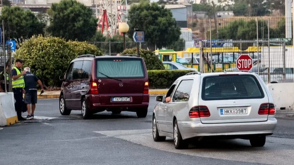 Blue Horizon: Οι πρώτες εικόνες από την κηδεία του 36χρονου Αντώνη - Σε άθλια ψυχολογική κατάσταση τα αδέρφια του