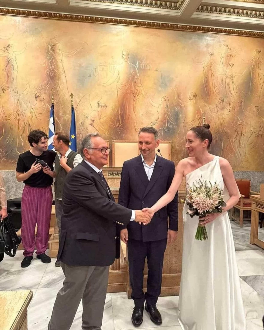 Κόρα Καρβούνη γάμος