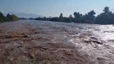 Κακοκαιρία Daniel: Ο δήμος ζήτησε να εκκενωθούν ισόγεια στην Λάρισα - Κλείνει η γέφυρα της Γιάννουλης