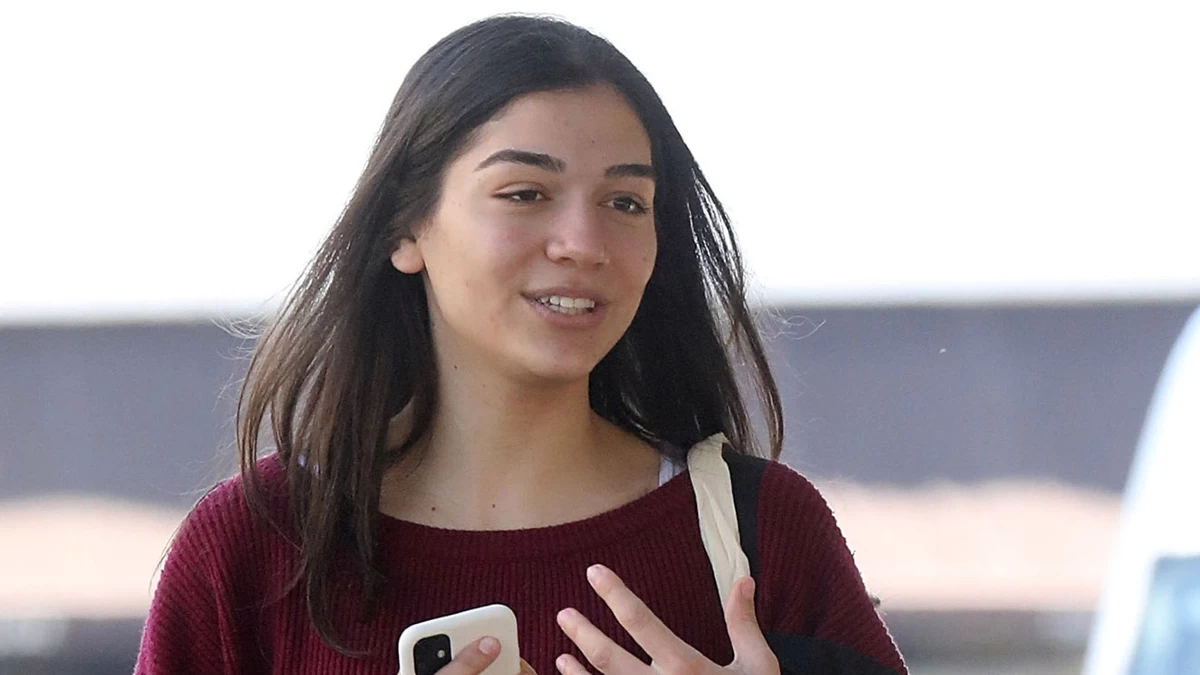 Επέστρεψε στο Λονδίνο για τις σπουδές της η Μελίνα Νικολαΐδη (Βίντεο)