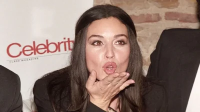 Πέτρινο, στο βουνό με γιγάντιες τζαμαρίες και θέα στη θάλασσα - Η υπερλούξ βίλα της Μόνικα Μπελούτσι στην Πάρο