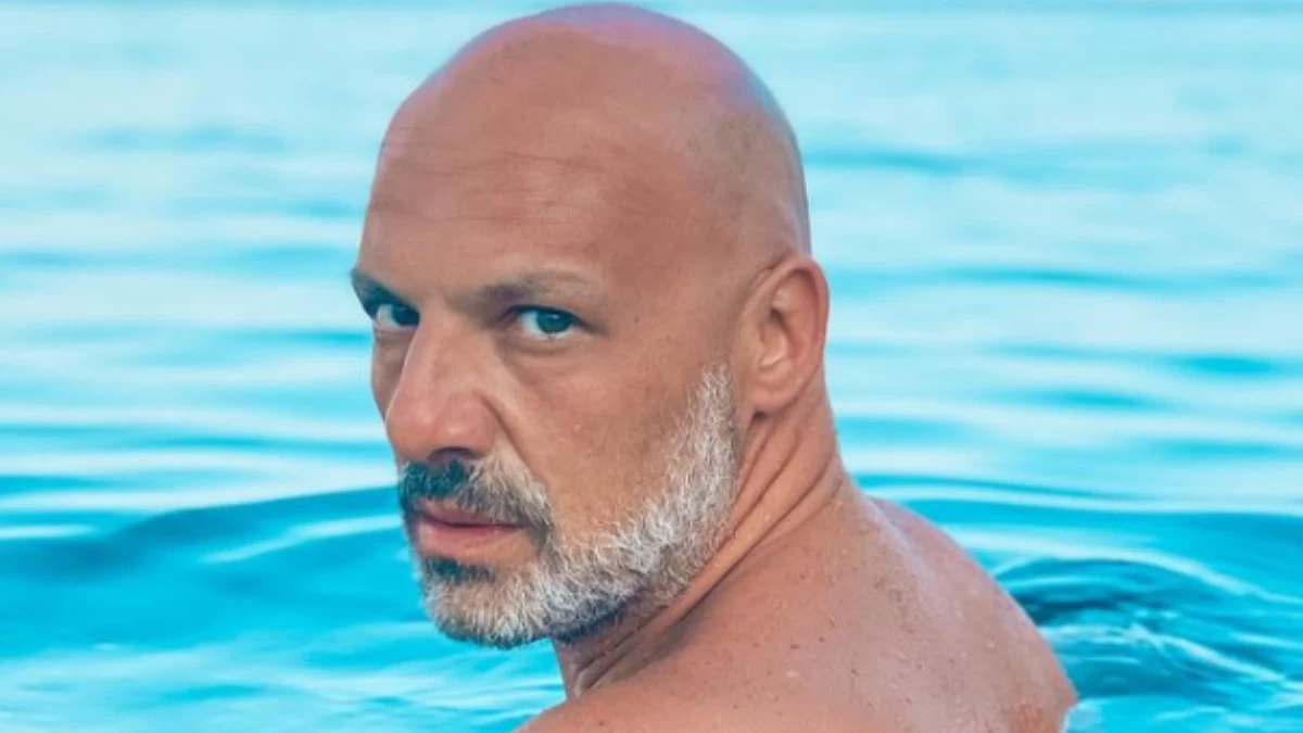 Θύμα διαδικτυακής απάτης ο Νίκος Μουτσινάς - Πως εμπλέκεται σε αυτήν το όνομα της Φαίης Σκορδά