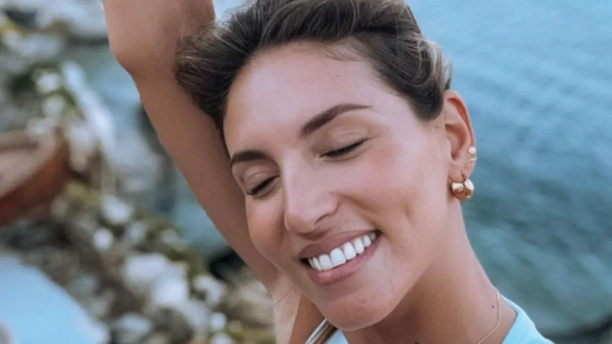 Γέμισε κάθε γωνιά του σπιτιού της - Τα δώρα που έλαβε η Αθηνά Οικονομάκου για την ονομαστική της εορτή