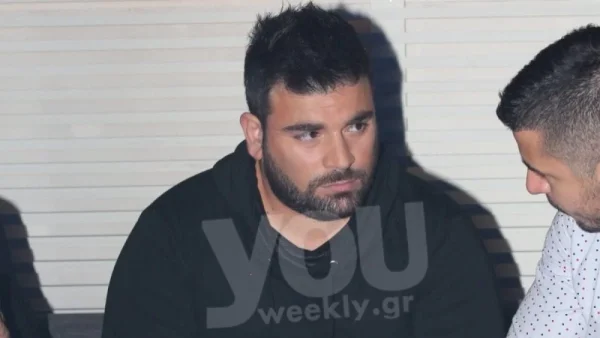 Έχουν ίδια μαλλιά και μούσια, με καταγωγή από τα νησιά Φερόε - Βίντεο από τη στιγμή που ο σωσίας του Παντελή Παντελίδη ερμηνεύει το τραγούδι του