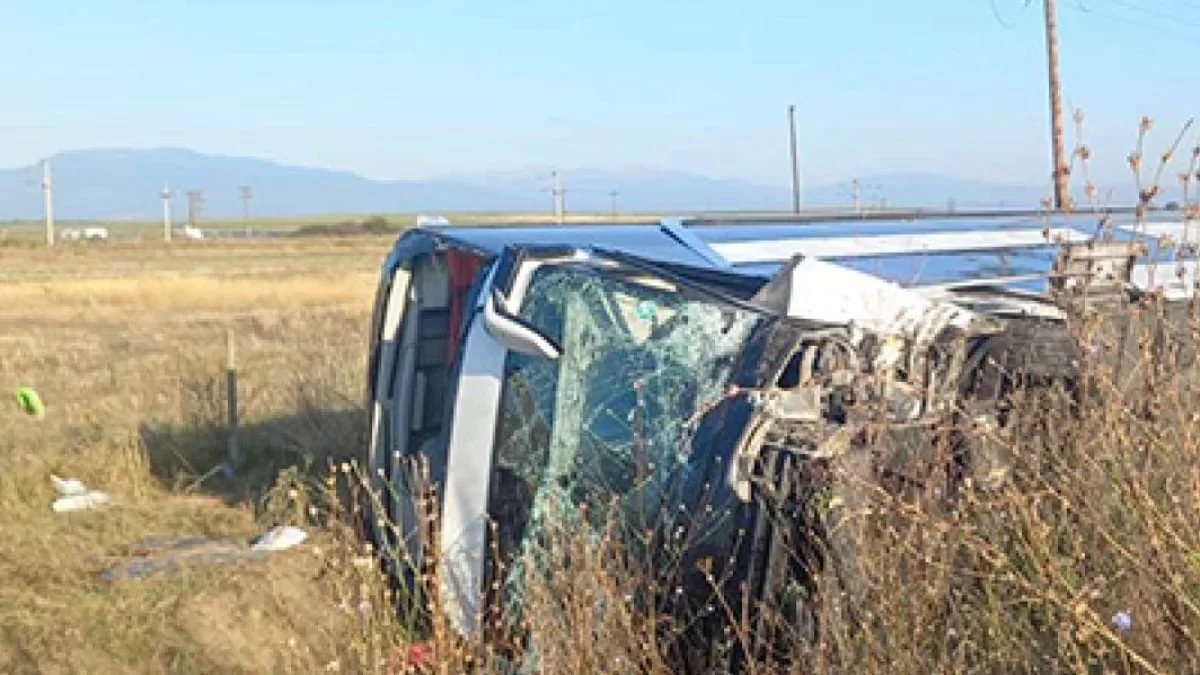 Τροχαίο στην Εθνική Οδό πριν του Ευζώνους: Λεωφορείο συγκρούστηκε με δύο αυτοκίνητα - Τρεις νεκροί