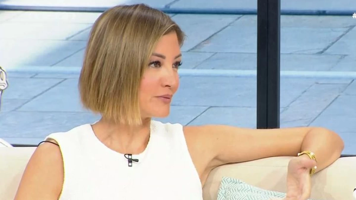 Ράνια Τζίμα: Απάντησε πρώτη φορά για τη στιγμή που έβγαλε να καπνίσει τσιγάρο στο κεντρικό δελτίο ειδήσεων του MEGA