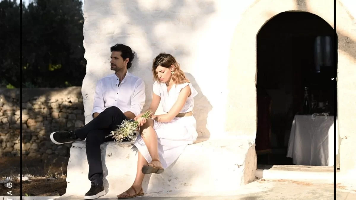 «Ποια είναι αυτή τώρα;» - Σούσουρο με φωτογραφία από τα γυρίσματα στο Σασμό που ανέβηκε στο διαδίκτυο