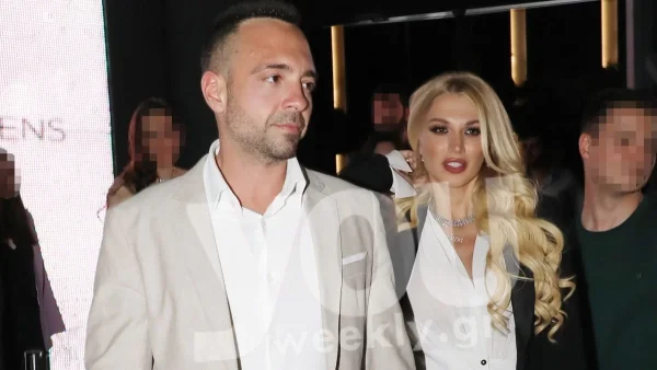 Σπυροπούλου - Σταθοκωστόπουλος: Στην Aθηναϊκή Ριβιέρα η δεξίωση της βάφτισης - Με χρυσά πιάτα, κεριά και φωτάκια ο στολισμός