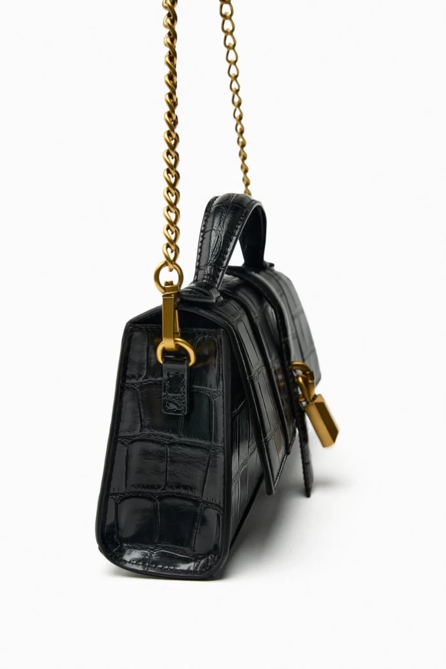 τσάντα με αλυσίδα