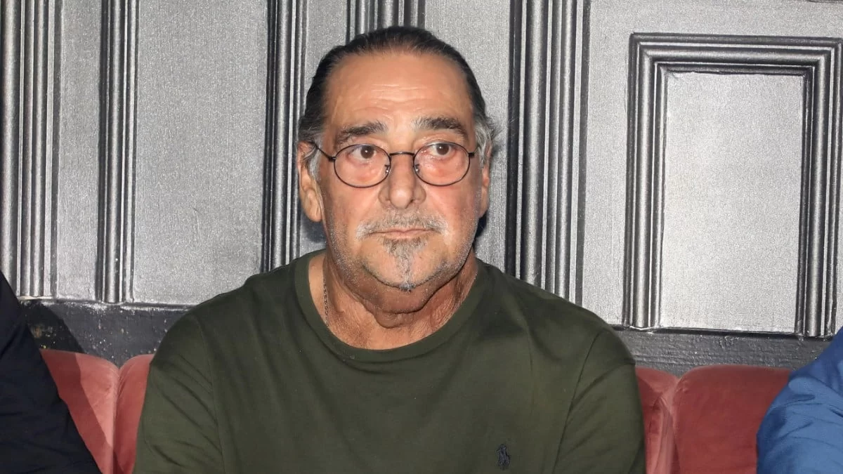 «Δίνει γενναία μία μάχη! Πηγαινοέρχεται στα νοσοκομεία» - Εξελίξεις με την υγεία του Βασίλη Καρρά