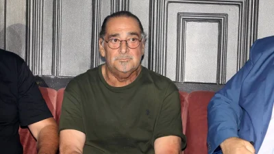 Ρίγη συγκίνησης: Η τελευταία επιθυμία του Βασίλη Καρρά από την οικογένειά του σε περίπτωση που δεν τα καταφέρει