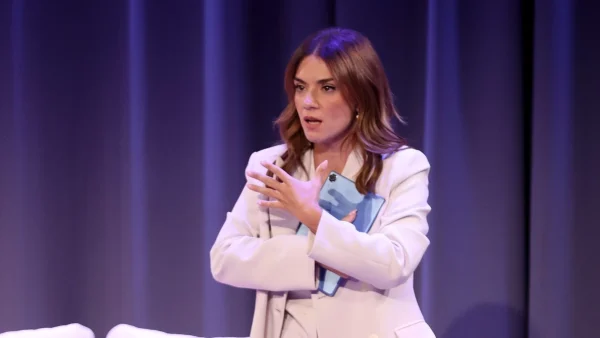 Η Βάσω Λασκαράκη καμάρωσε την κόρη της, Εύα, στην πρώτη της παρέλαση