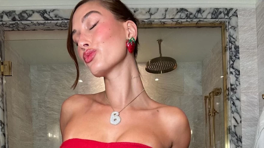 hailey_bieber_tomatomakeup