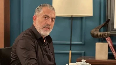 H Γη της Ελιάς: «Μπορείς απόψε να βγεις με όλες τις...» - Χαμός στο Τwitter με τα "ξενοκοιτάγματα" του Δημοσθένη