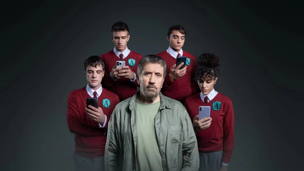 Κάνε ότι κοιμάσαι: Η Μπετίνα αποκαλύπτει στον Λάκη ότι γνώριζε για τη στρίπερ - Του πετάει τις φωτογραφίες