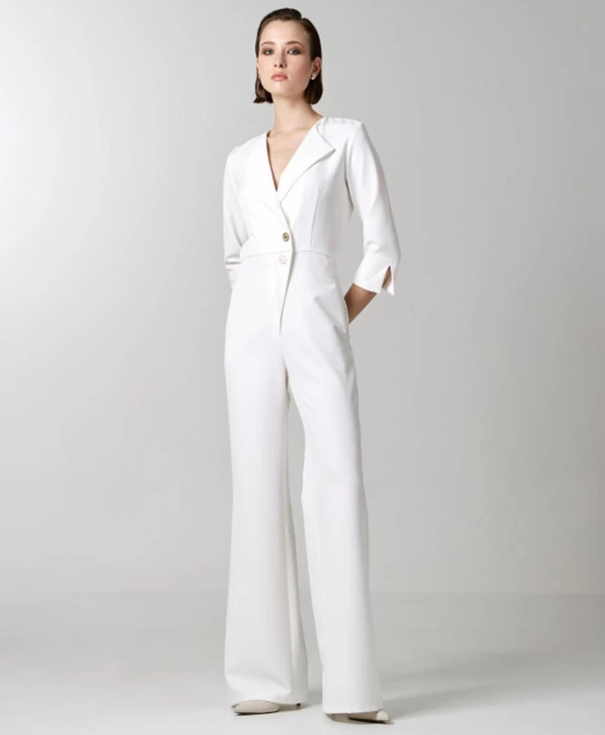 λευκή φόρμα