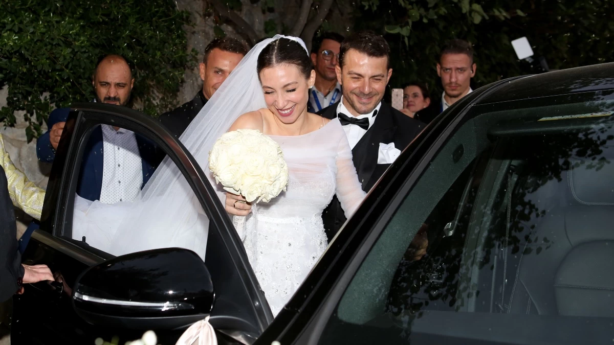 Αγκάλιαζε την κοιλίτσα της μπροστά στο ηλιοβασίλεμα - Η τρυφερή ανάρτηση του Γιώργου Αγγελόπουλου για τη γιορτή της εγκυμονούσας Βαμβακούση