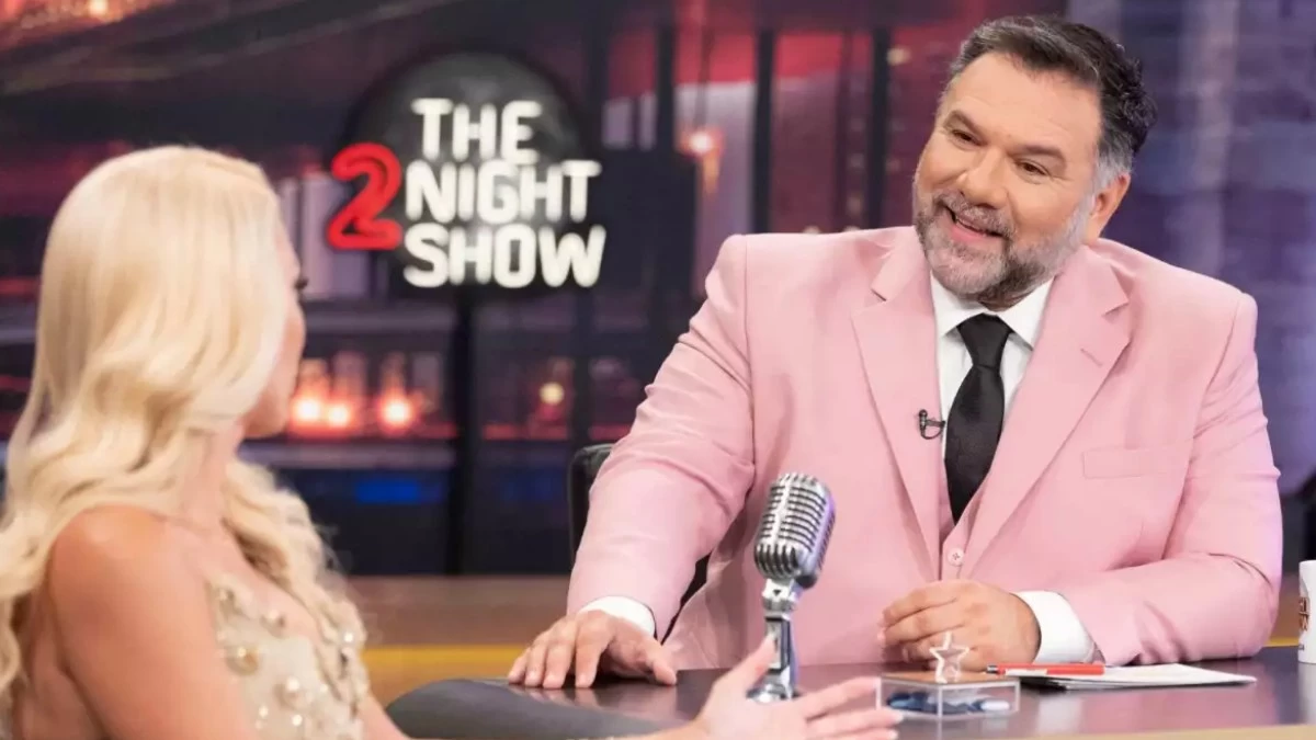 Πρεμιέρα για το The 2night show: «Πιο αδύνατη από ότι ήσουνα!» - Άφωνος με το φόρεμα της Σπυροπούλου ο Γρηγόρης Αρναούτογλου
