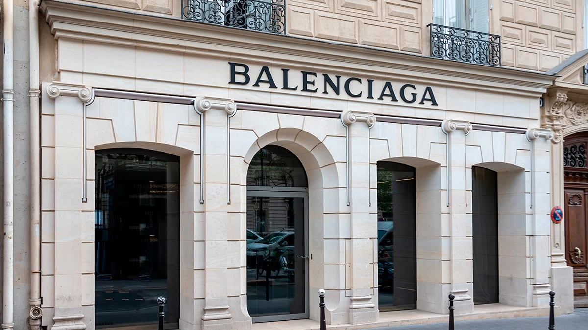 Κάντε μια περιήγηση μέσα στο ιστορικό ατελιέ του Balenciaga στο Παρίσι