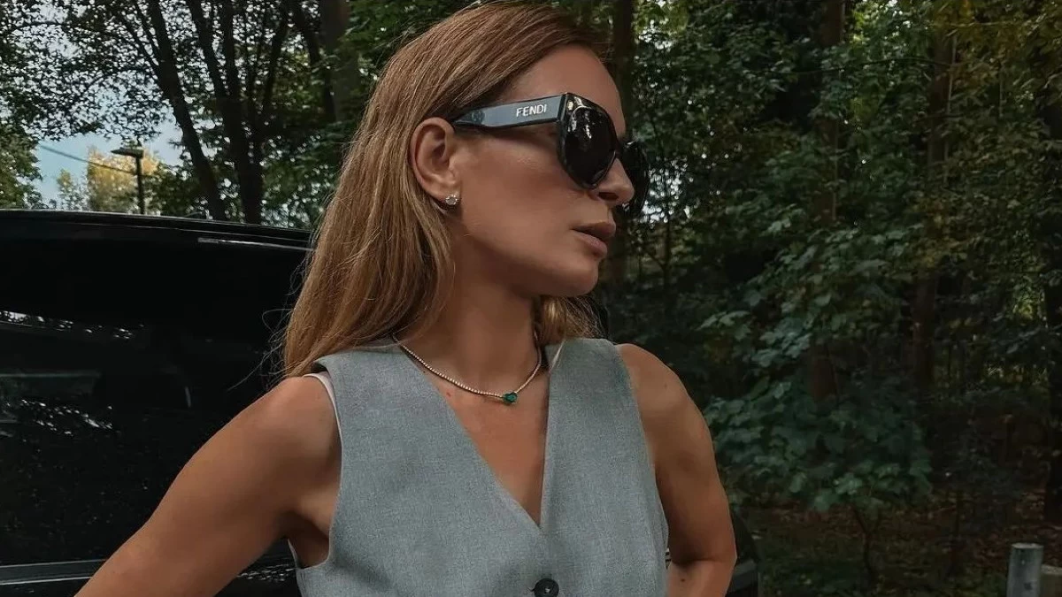 Office looks: 5 βασικά αξεσουάρ που θα κάνουν update στα looks σου