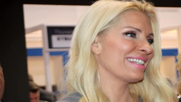 Η Ελένη Μενεγάκη δίνει μαθήματα casual στυλ