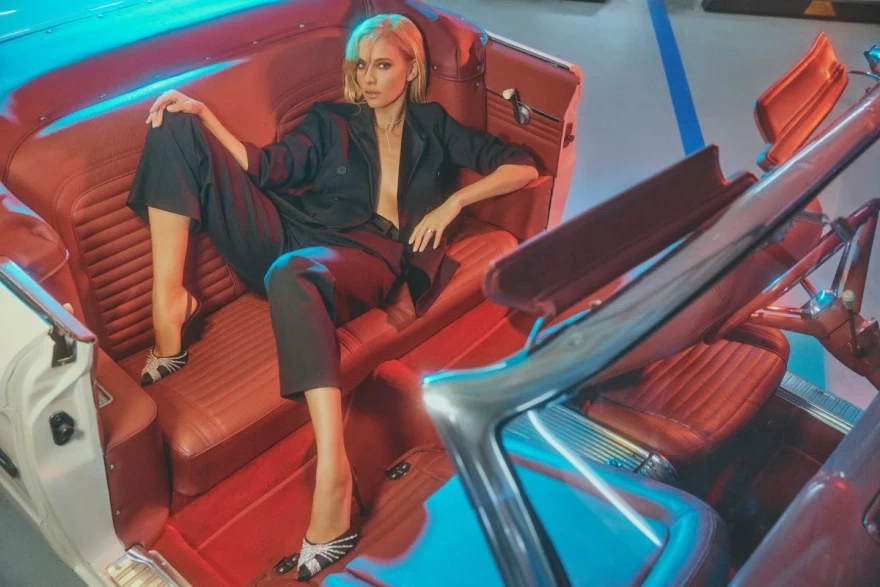 Η ατμοσφαιρική καμπάνια της Envie Shoes, με πρωταγωνίστρια τη  Δούκισσα Νομικού