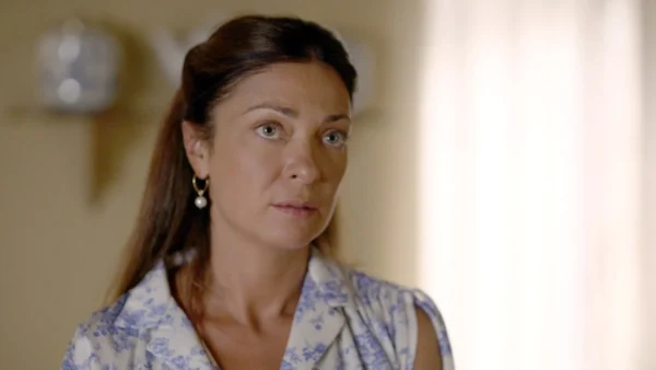 Ηλέκτρα: Η Ηλέκτρα έρχεται αντιμέτωπη με μια δυσάρεστη έκπληξη - Βρίσκει αναίσθητο στον στάβλο τον...