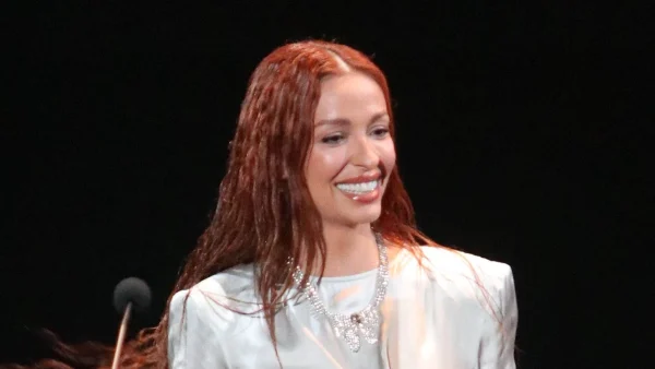 Ελένη Φουρέιρα: Ο μοναχογιός της μεγάλωσε και φοράει μπλουζάκι με στίχους από τραγούδι της