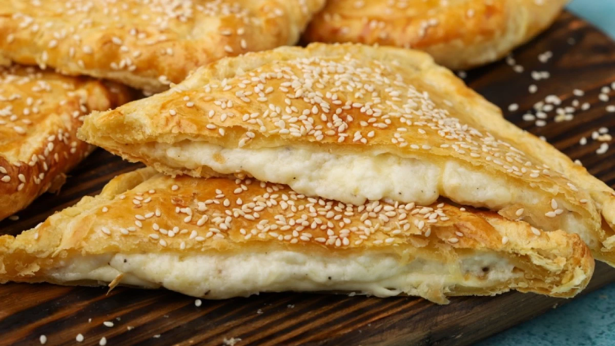 Κασερόπιτα με βούτυρο από τον Γιώργο Τσούλη - Πως να την φτιάξεις σπίτι εύκολα και γρήγορα