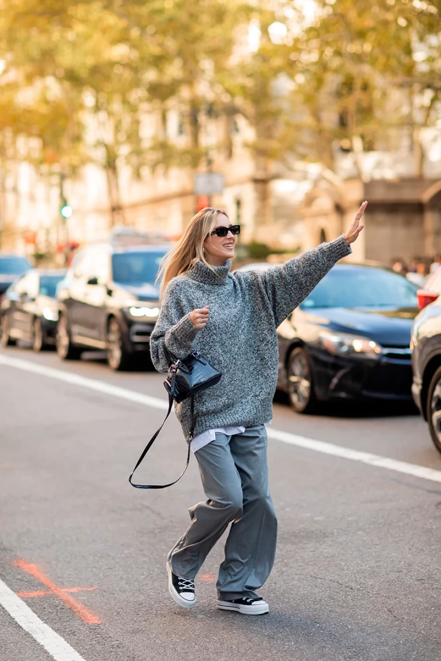 γκρι πουλόβερ