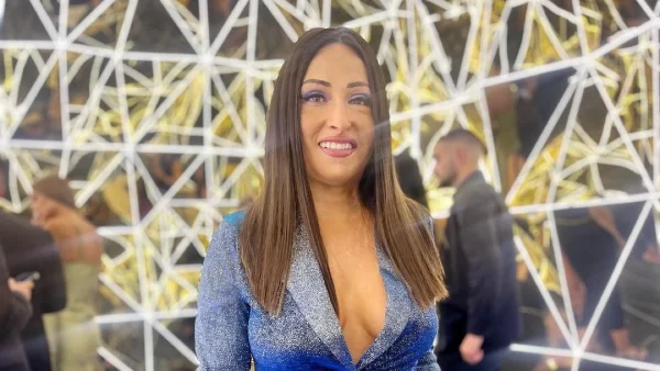 Ιωάννα Παλιοσπύρου: Με ροζ μανικιούρ γίνεται πρέσβειρα στον αγώνα για την πρόληψη ενάντια στον Καρκίνο του Μαστού!