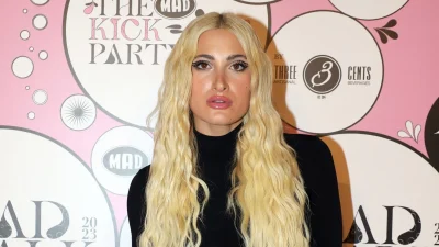 Στα backstage της εκπομπής "Οδός Ζαρίφη 2" η Ιωάννα Τούνη με τον μικρό Πάρη