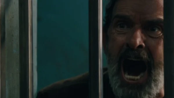 Το Ναυάγιο: «Κύριε Κακούρη μας αποτελείωσες» - Αποθεώθηκε στο twitter για τον σπαραγμό του την ώρα που το Φοίνιξ βούλιαζε