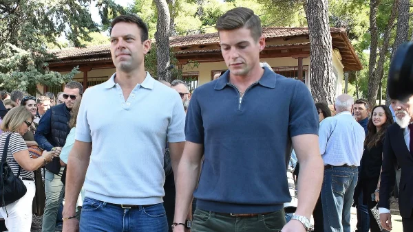 Oλόχρυσες και πανάκριβες οι βέρες γάμου του Στέφανου Κασσελάκη και του Tyler McBeth - Τετραψήφιο το ποσό που κοστίζει η κάθε μια ξεχωριστά