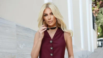 Purple nails: Η Κατερίνα Καινούργιου επίλεξε την πιο hot μοβ απόχρωση στο manicure που ταιριάζει σε όλες!