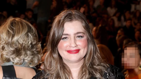 Σπάνια βραδινή έξοδος για την Μαρία Κίτσου - Η εμφάνιση με total black outfit που δεν πέρασε απαρατήρητη