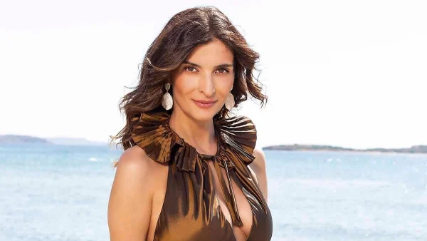 Αποκλειστικό Spoiler Η Γη της Ελιάς - Ιουλία Βρεττάκου: Λέει αλήθεια ή ψέματα για την υιοθεσία;