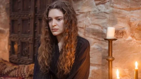 Η Μάγισσα: «Θα μετανιώσεις τη στιγμή που γεννήθηκες, βρομιάρα» - Η Μεταξία βάζει δηλητήριο στο νερό της Κερασίνας