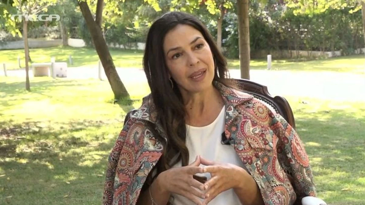 Είναι 22 χρόνια μαζί και ακόμα τρελά ερωτευμένοι - Αυτός είναι ο ψηλός, μελαχρινός σύζυγος της Ναταλίας Δραγούμη